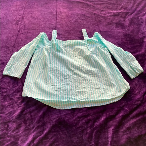 Cold shoulder blouse - Picture 7 of 7